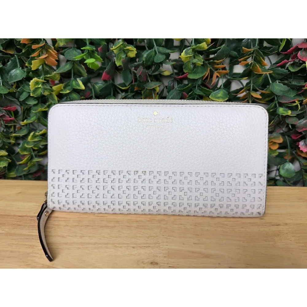 Kate Spade Wakefield Lane Neda White Clutch Zip-Around Wallet Wallets